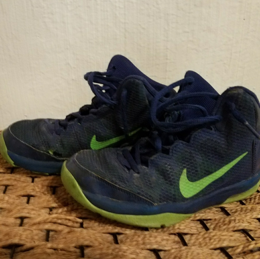 Boys size 4 Youth Nike hightops basketball shoes